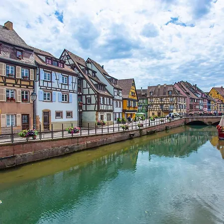 Centre - Balcon - Parking Gratuit *