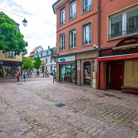 Centre - Balcon - Parking Gratuit アパート *