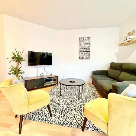 Apartment Centre - Balcon - Parking Gratuit *